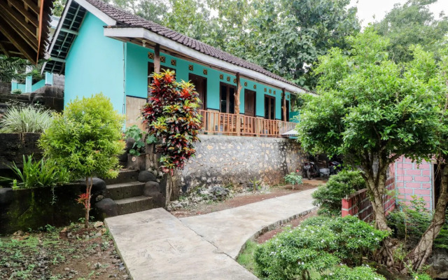 Rock Garden Homestay & Resto