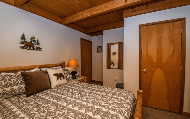 Bear Mountain Lodge 4 Bedroom House