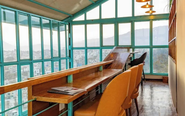 Mhendo Hotel & Studio Suites