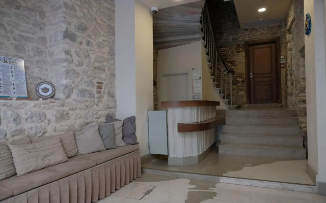 Galatahan Hotel