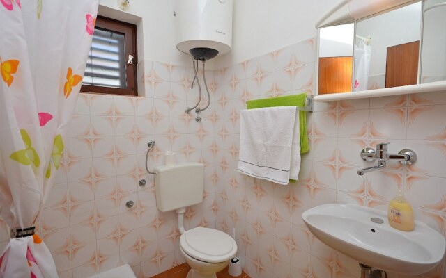 Apartment and Room Ivica
