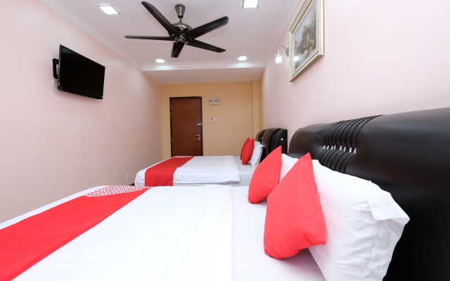 OYO 714 Arina Hotel (Sanitized Stay)