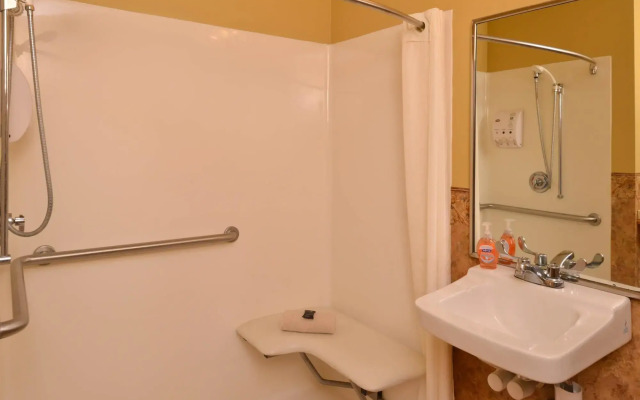 Country Hearth Inn & Suites Edwardsville St. Louis