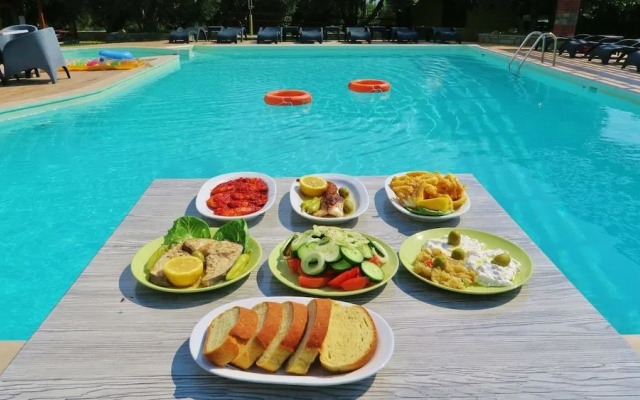 Sunday Summer Resort