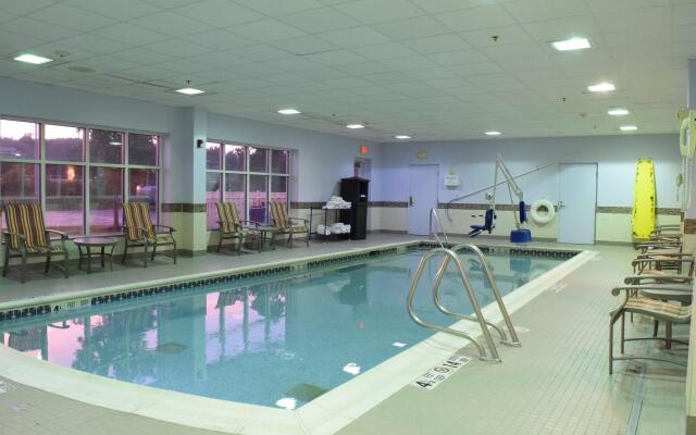 Holiday Inn Express Hotel & Suites Watertown-Thousand Island, an IHG Hotel