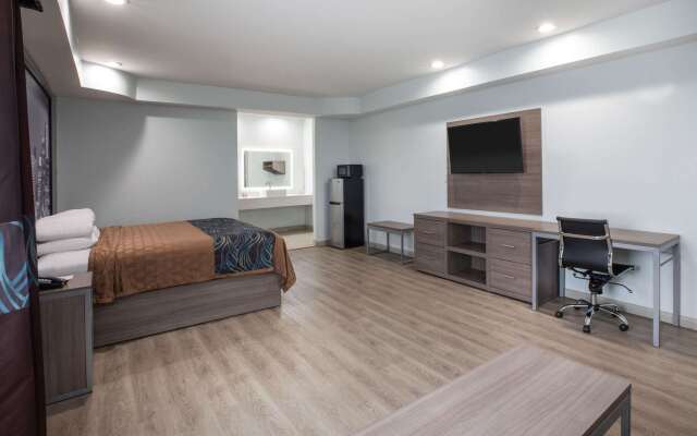 Super 8 by Wyndham Humble/Fallcreek/Houston