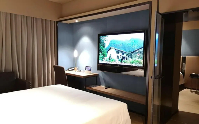 Orange Hotel Select Qingdao Wusi Square