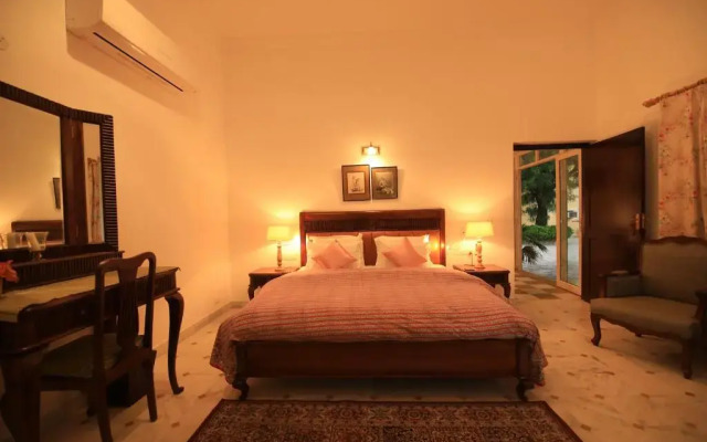 Roop Niwas Kothi, Near Mandawa
