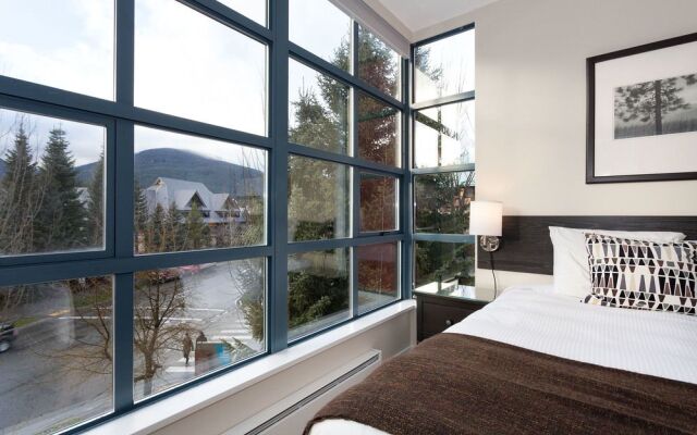Alpenglow Lodge by ResortQuest Whistler