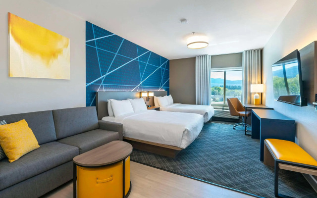 Comfort Suites Kelowna