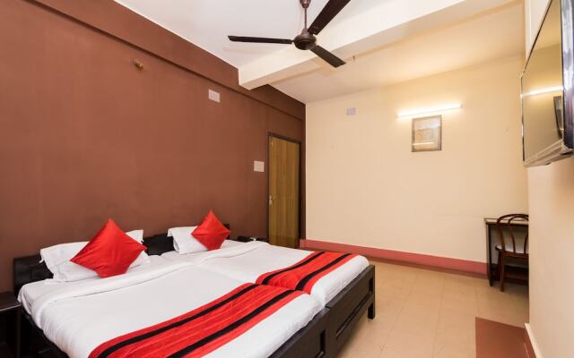 OYO 7326 Hotel Penguin