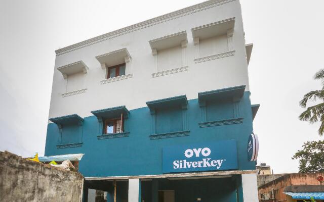 Murugan Rooms by OYO Rooms