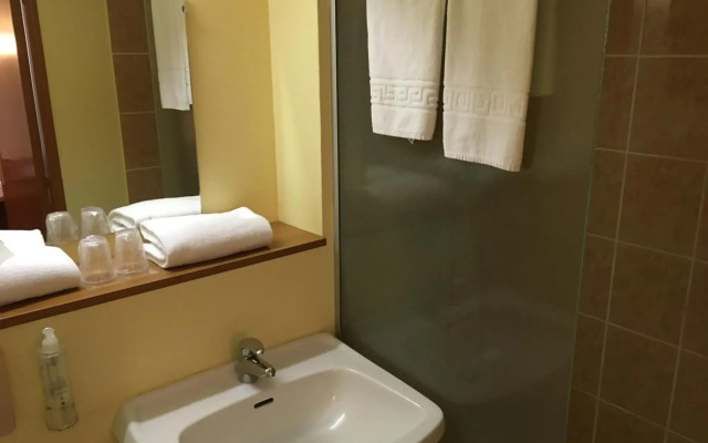 Brit Hotel Le Beaulieu