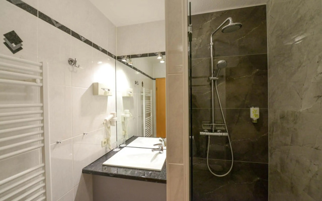 Hotel Opal