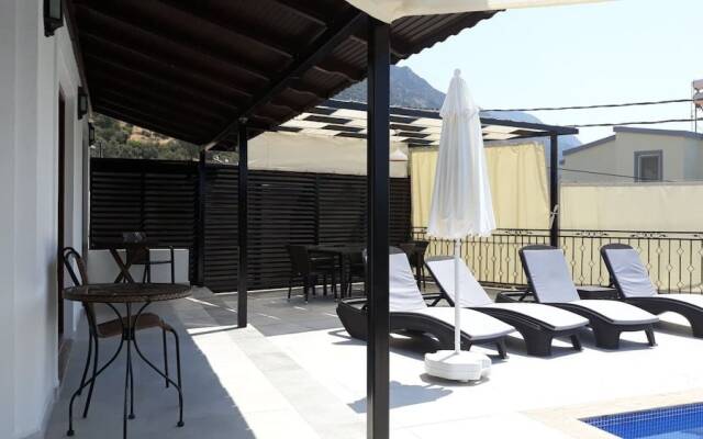 Villa Hibiskus, Sleeps 7 Overlooking Kalkan