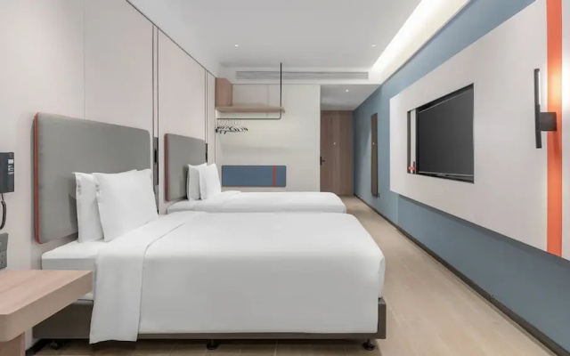 Holiday Inn Express Yangzhou Grand Canal Theatre by IHG