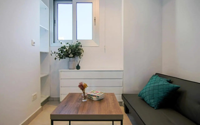 Phaedrus Living - Seaside Executive Flat Harbour 203