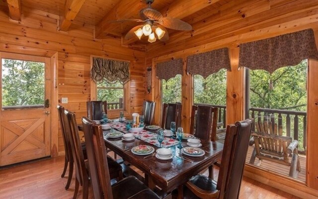 Splash Country 4 Bedrooms 4 Bathrooms Cabin