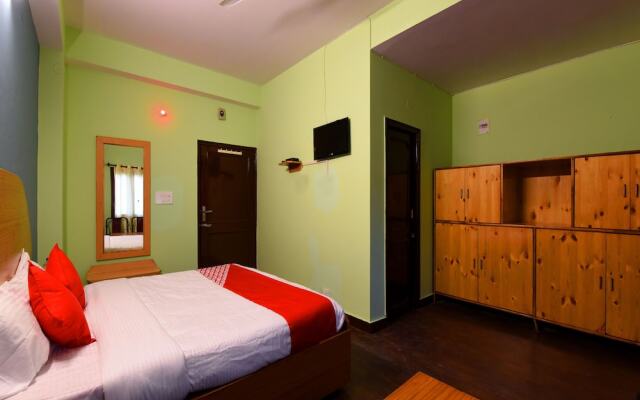 OYO 13472 Himalayan Valley