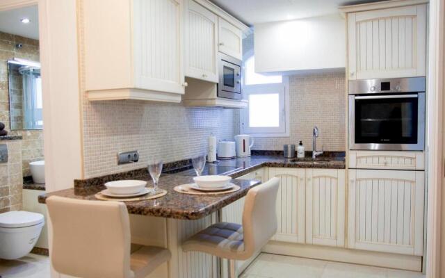 Luxury 1 Bedroom Apartment Next To The Casino