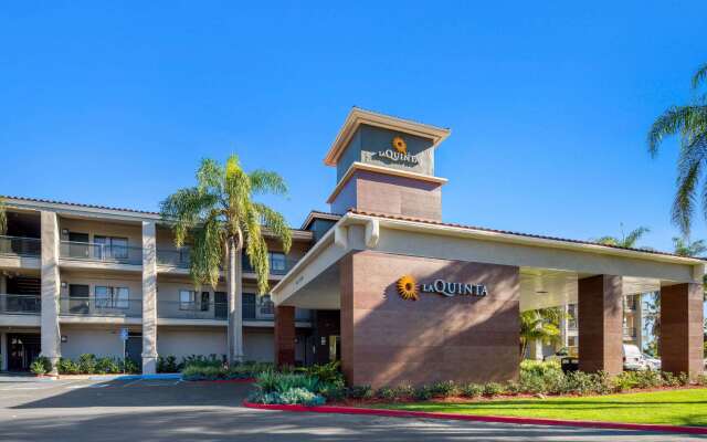 La Quinta Inn & Suites by Wyndham Orange County Airport