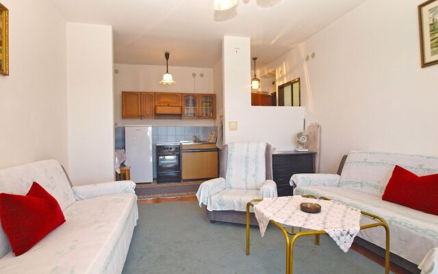 Apartment 1586
