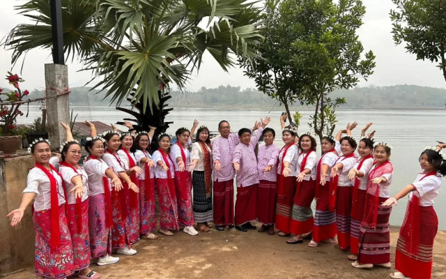 Baan Dongsak River view