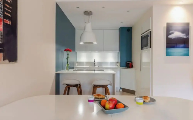 Casteja Modern Residence