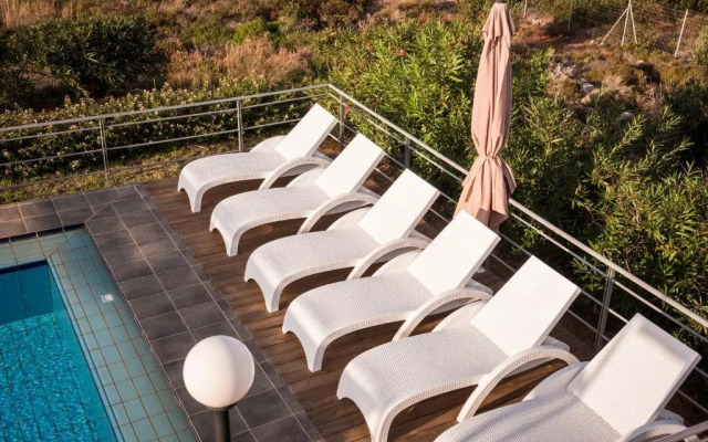 Villa Rosa Apartments