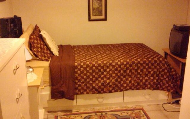 Exquisite Guesthouse  Suites