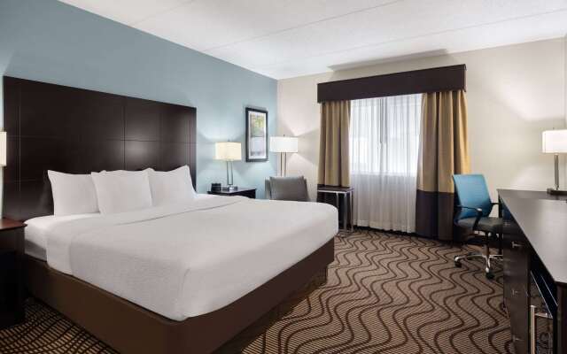 La Quinta Inn & Suites by Wyndham Knoxville Airport