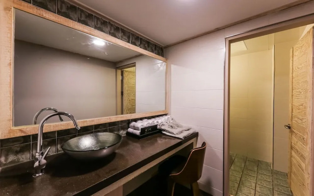 Daejeon Yuseong Motel Nine