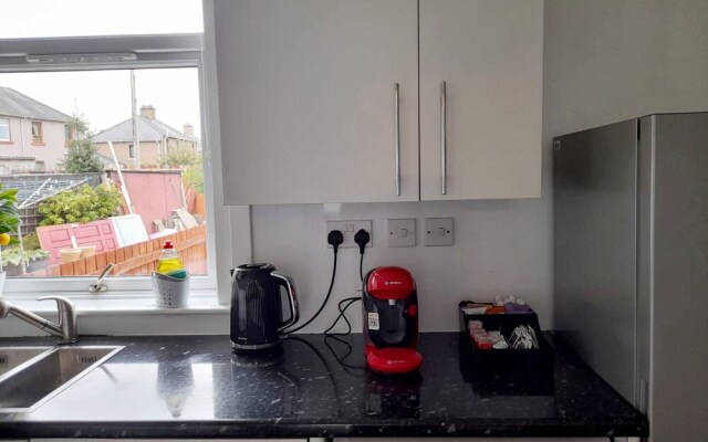 House-3br-garden-parking-near Inverness Castle