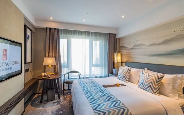 Rezen Dong Hotel (Harbin West Railway Station, Wanda Plaza)