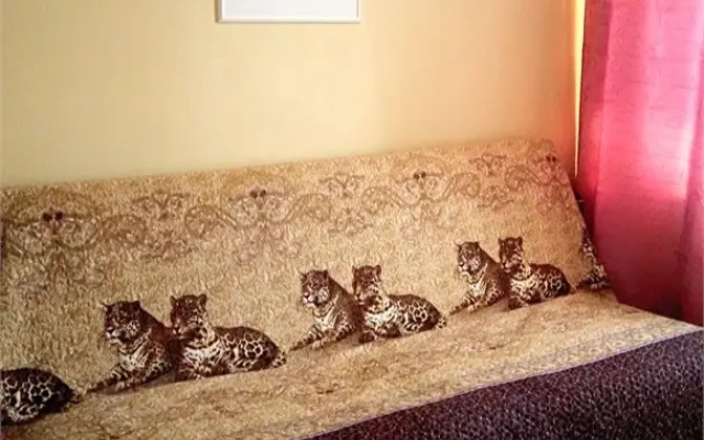 Апартаменты на Невьянском переулке,1