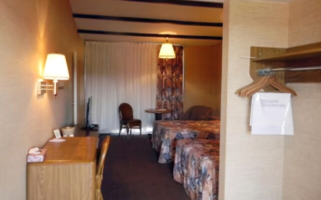 Black Horse Lodge & Suites