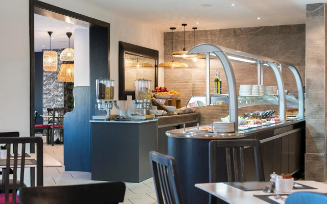 Plaza Regency Hotels