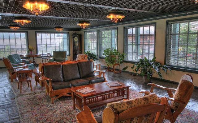 The Historic Gatlinburg Inn