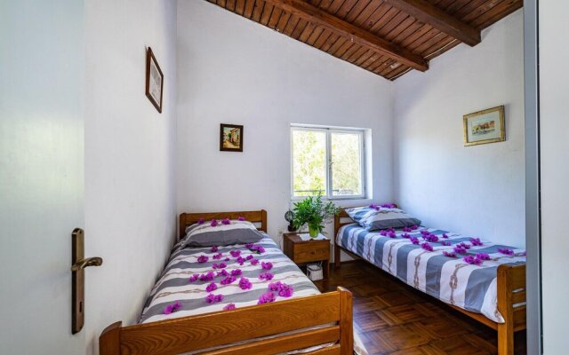 Nice Home in Sali With 2 Bedrooms and Wifi