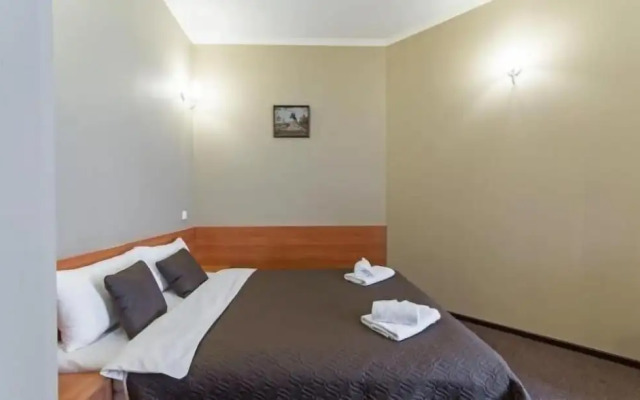 Anichkov Bridge Living Quarters