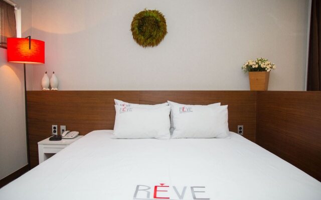 Reve Hotel Jeju