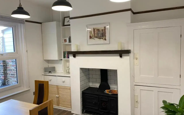 Cosy 2 Bedroom House