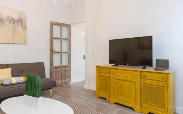 Sensacional Apartamento Junto a Palacio Real by Batuecas