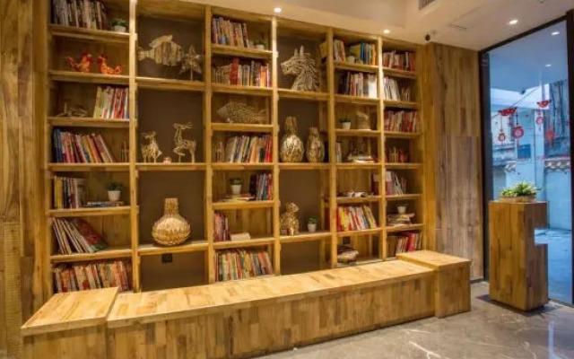V8 Yiju Hotel (Guangzhou Railway Station)