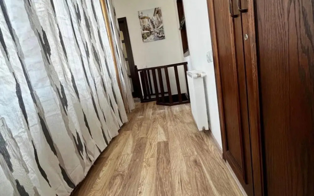 Beautiful Apartment Near Opera in T'bilisi Center