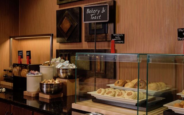 Embassy Suites Minneapolis - North