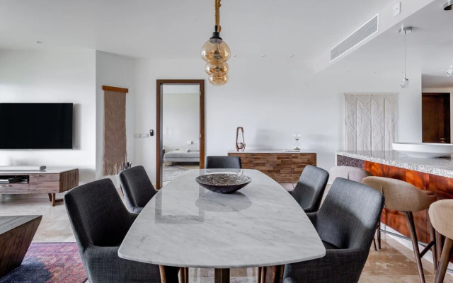 Casa El Secreto 2 Bedroom Condo by Redawning