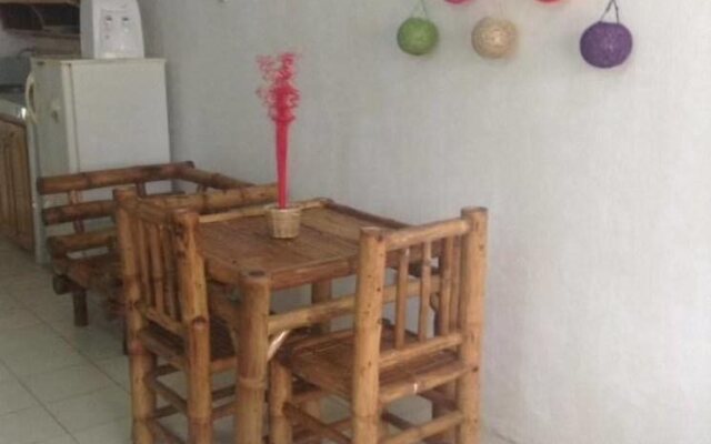 Johnnil's Tourist Inn