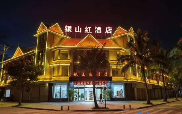 Silver Mountain Red Hotel