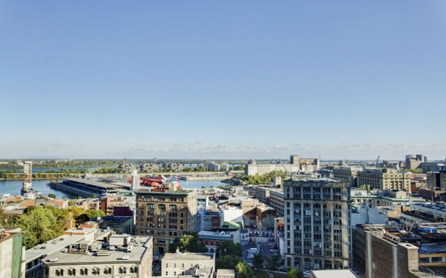 Heritage Apartments in Old Montreal by Hometrotting